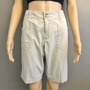 Columbia Casual Earthy Beige Athleisure Relaxed Fit Medium Length Shorts. 8